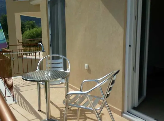 Athineon Szálloda Nidrí