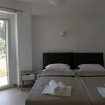 Athineon Hotel *