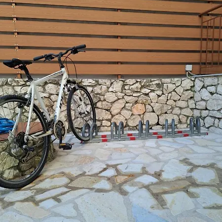 Athineon Szálloda Nidrí