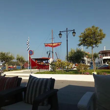 Athineon Szálloda Nidrí