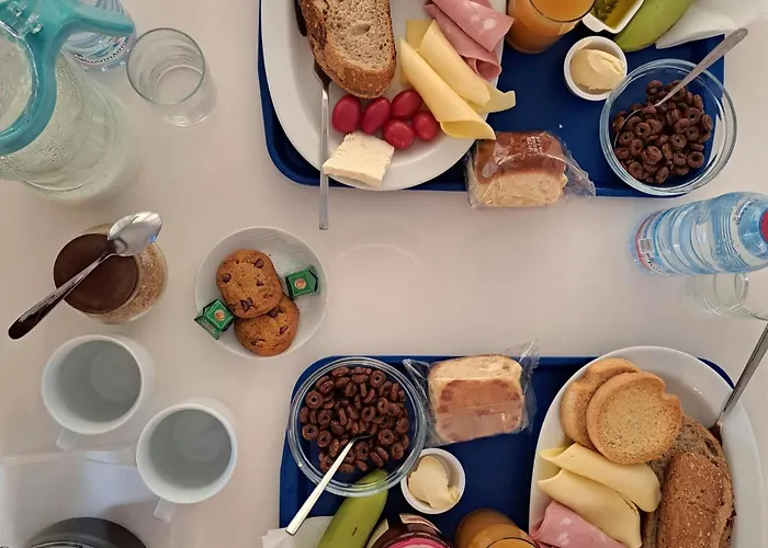 Athineon מלון נידרי